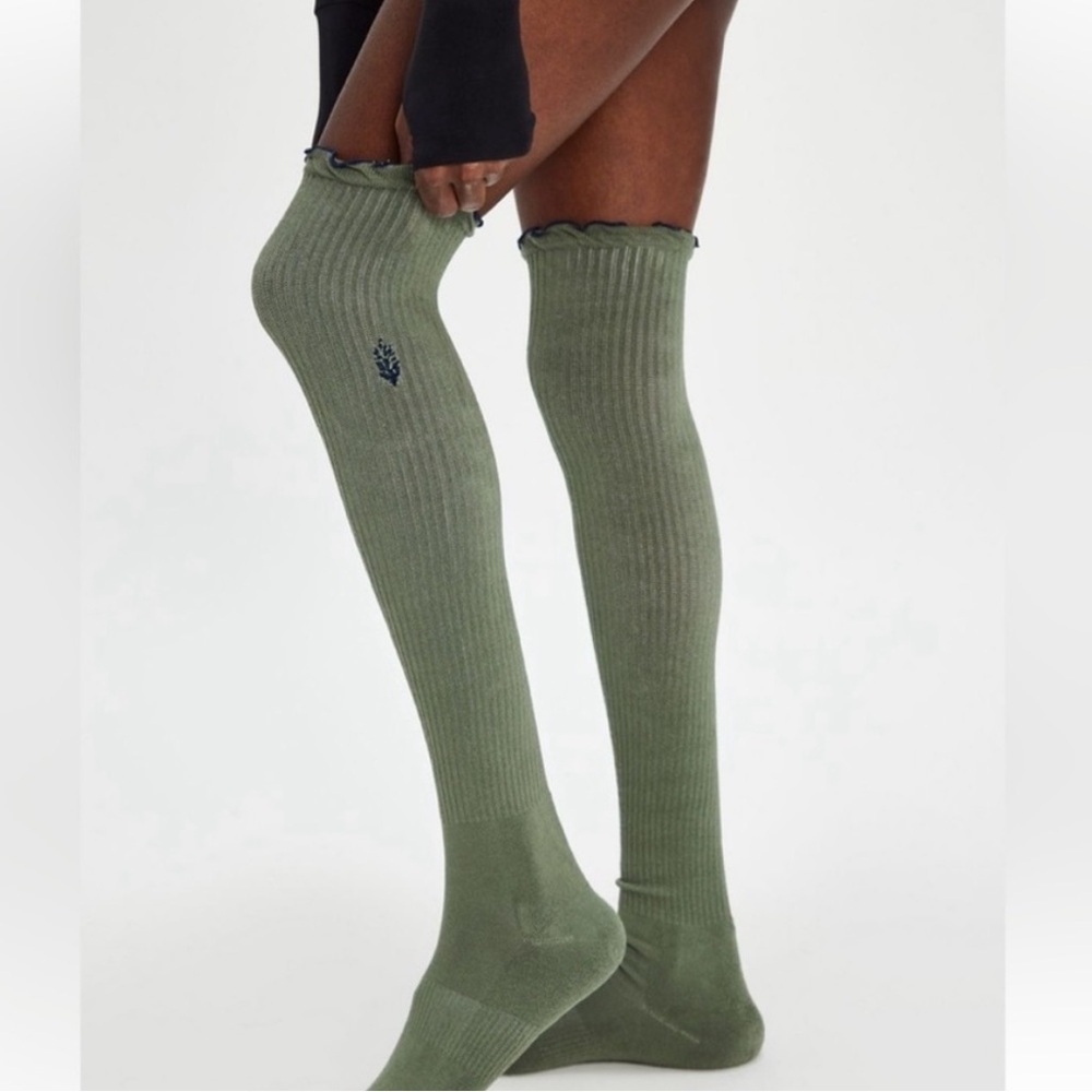 NWT Free People FP Movement Knee High Classic Ruffle Socks